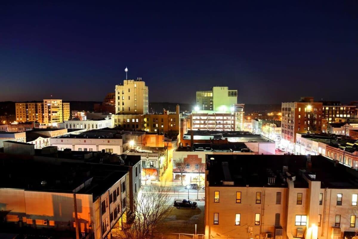Downtown Ann Arbor 2 King Bed Balcony Apartment Bagian luar foto