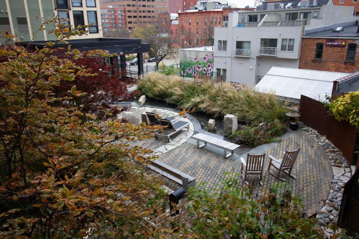 Downtown Ann Arbor 2 King Bed Balcony Apartment Bagian luar foto